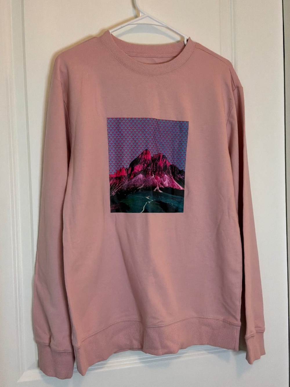 Originally US Men’s Pink Mountain Graphic Crewneck Sweatshirt NWT